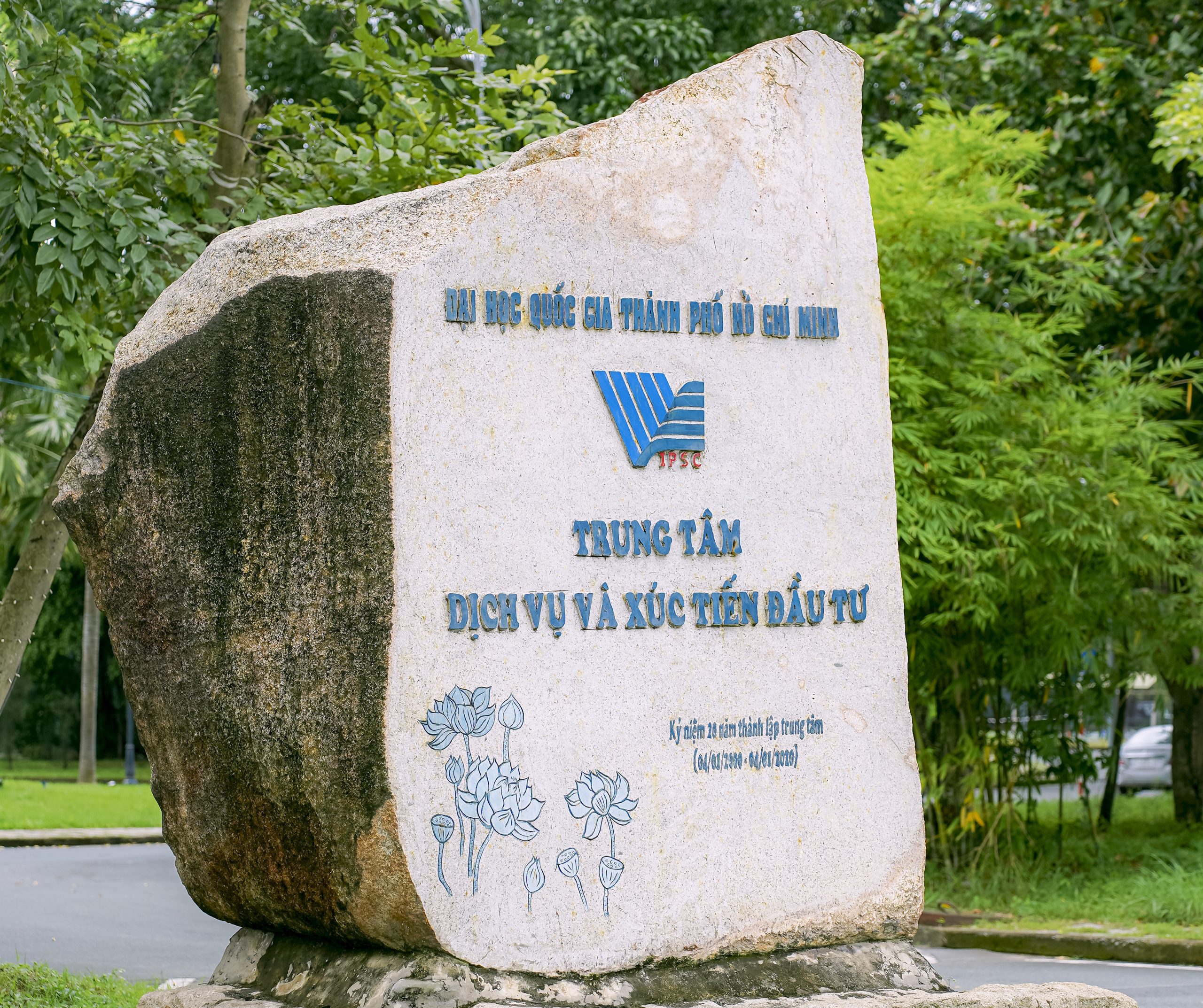 Khuôn viên ĐHQG-HCM
